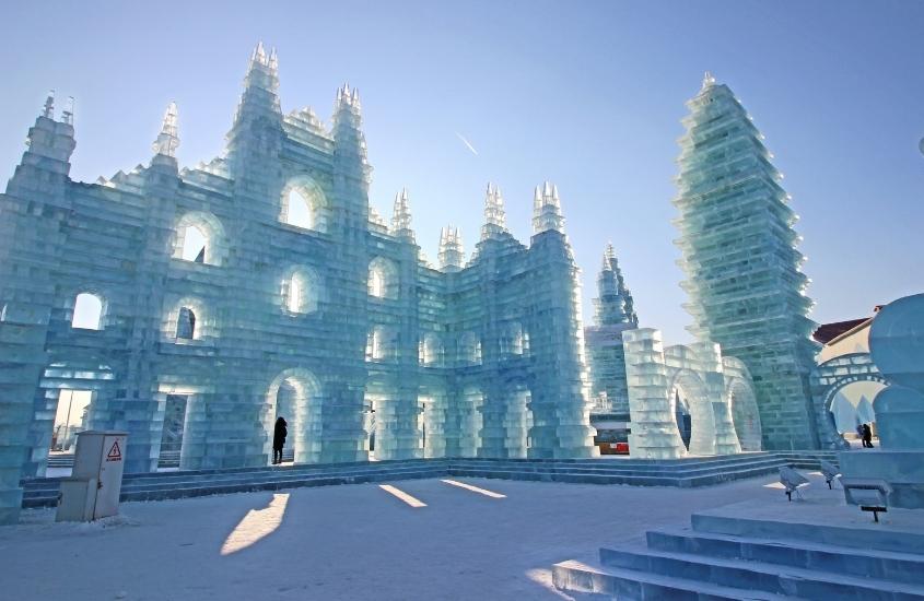 castelos de gelo em harbin, uma das cidades mais frias do mundo, localizada na china