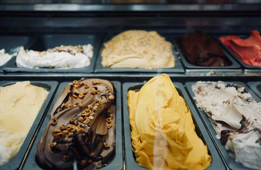 Display de sorvetes variados