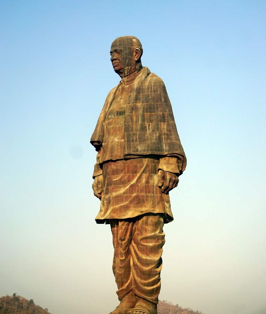 durante o dia, estátua gigante de Vallabhbhai Patel, líder do movimento de independência da índia
