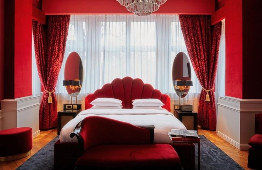 cama de casal em suite espaçosa de um dos hoteis em berlim 5 estrelas