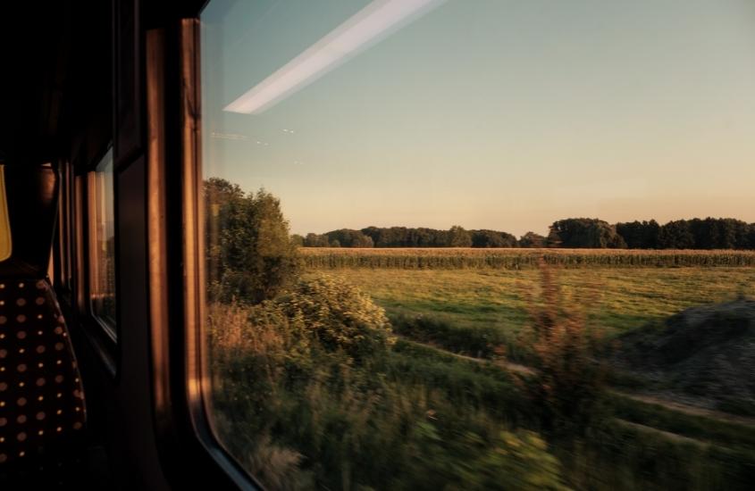 durante o dia, área verde vista de janela de trem, transporte para viajar para Alemanha