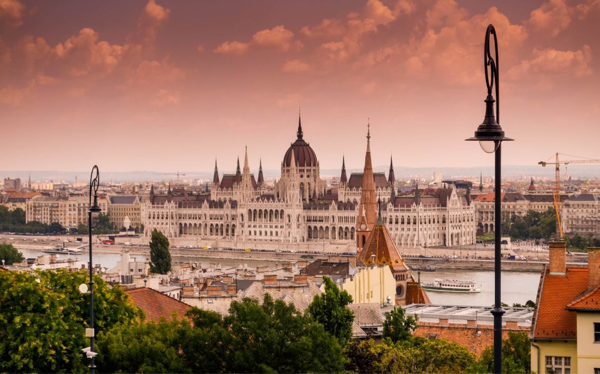 Hotéis em Budapeste: 10 lugares com vistas incríveis e bem localizados (2022)