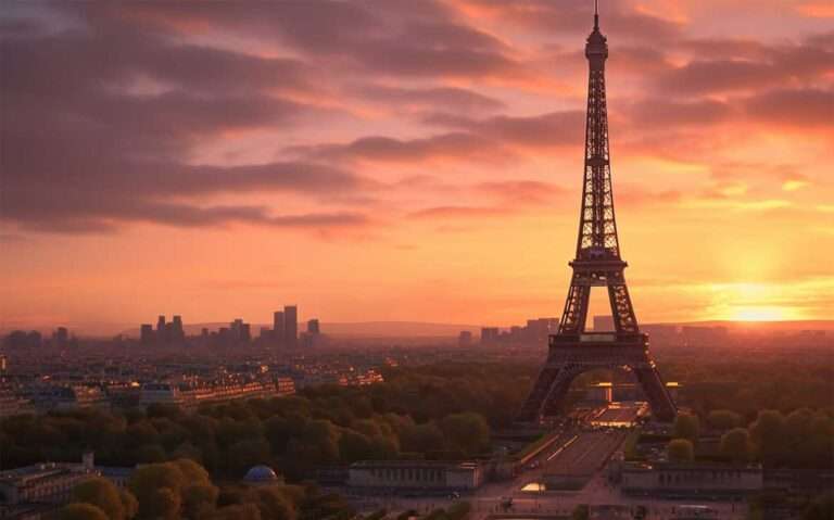 durante um entardecer, vista aérea de Torre Eiffel, árvores, prédios e casas em Paris