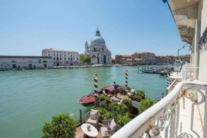 durante o dia, Grande canal de Veneza visto de suíte de hotel