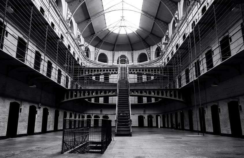 Interior de um dos mais famosos pontos turísticos de dublin, a prisão