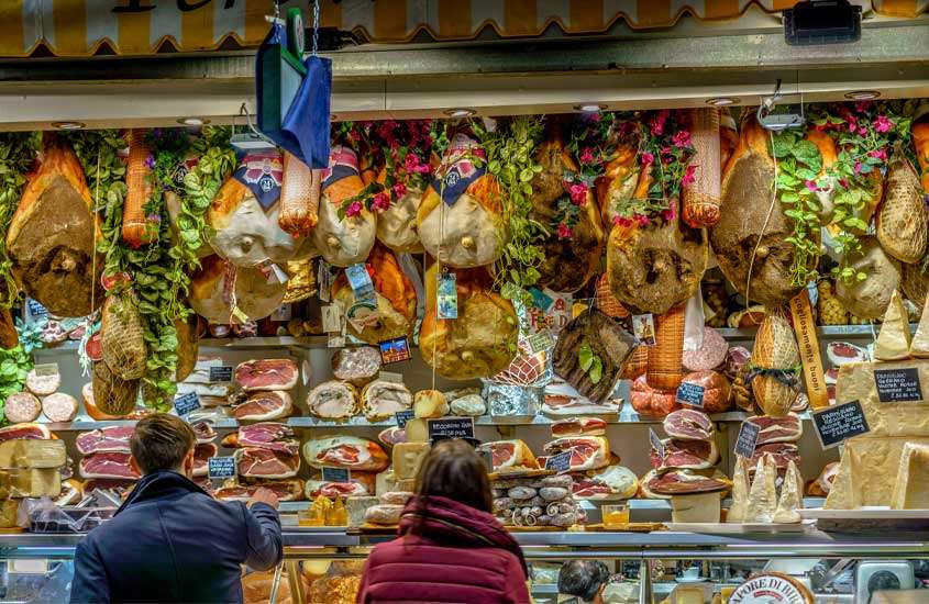 Loja de carnes do Mercato di San Lorenzo, uma das opções do que fazer em Florença
