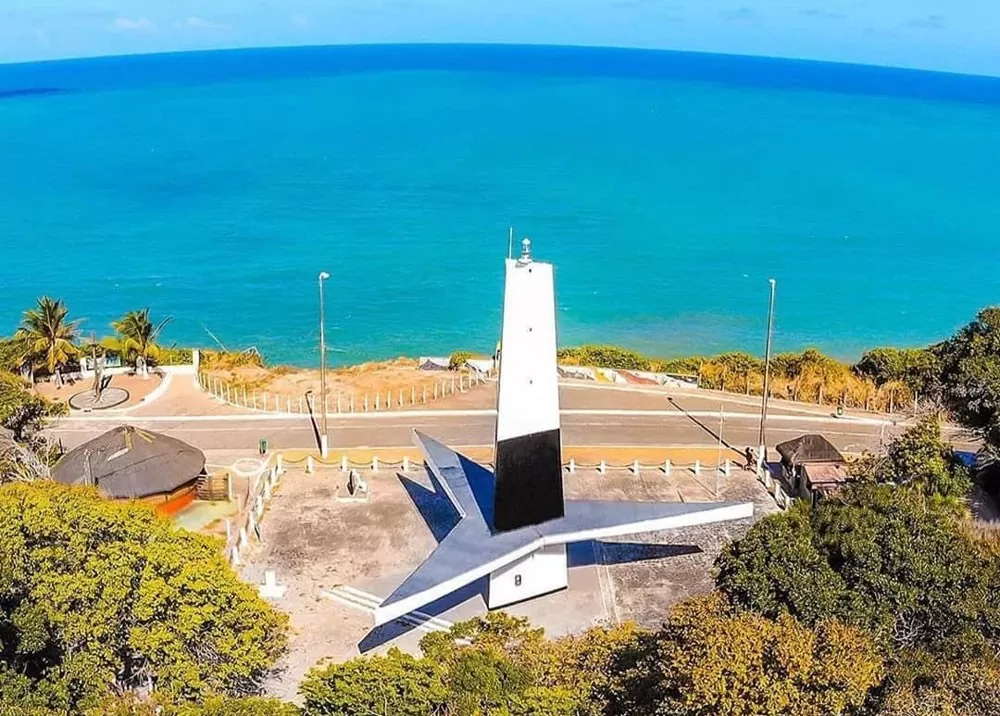 vista aérea de Farol de Cabo Branco, uma das atrações entre muito o que fazer em João Pessoa