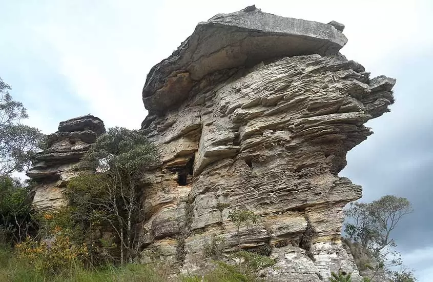 Pedra Toca da Bruxa, um dos lugares para conhecer entre muito o que fazer em São Thomé das Letras