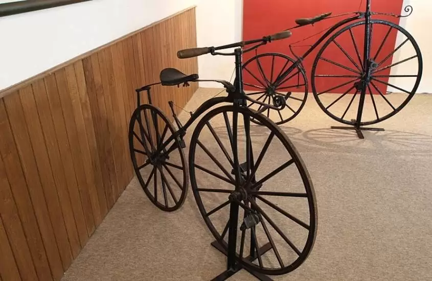 bicicletas em museu da bicicleta, um dos pontos turísticos de joinville