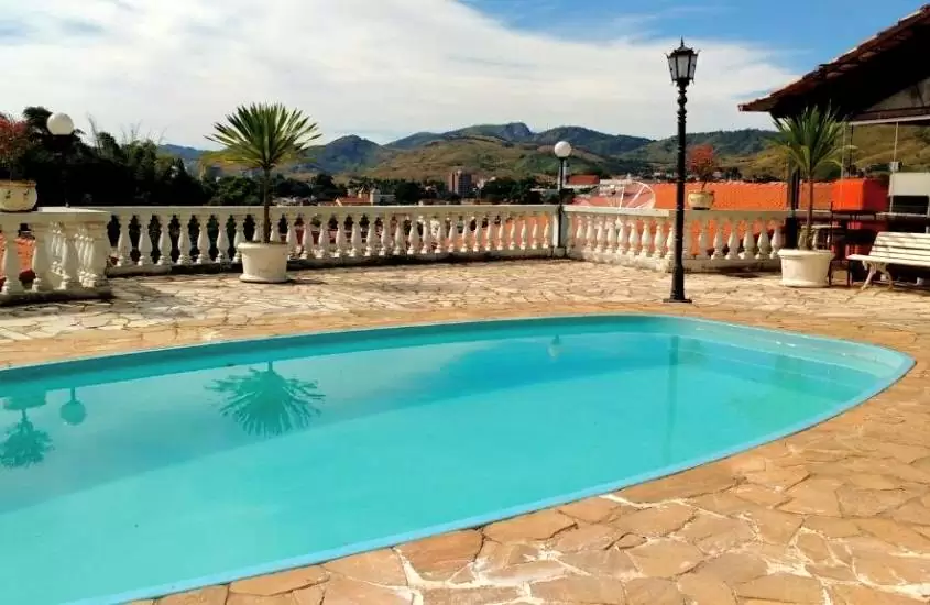 durante o dia, piscina em terraço com vista para as montanhas