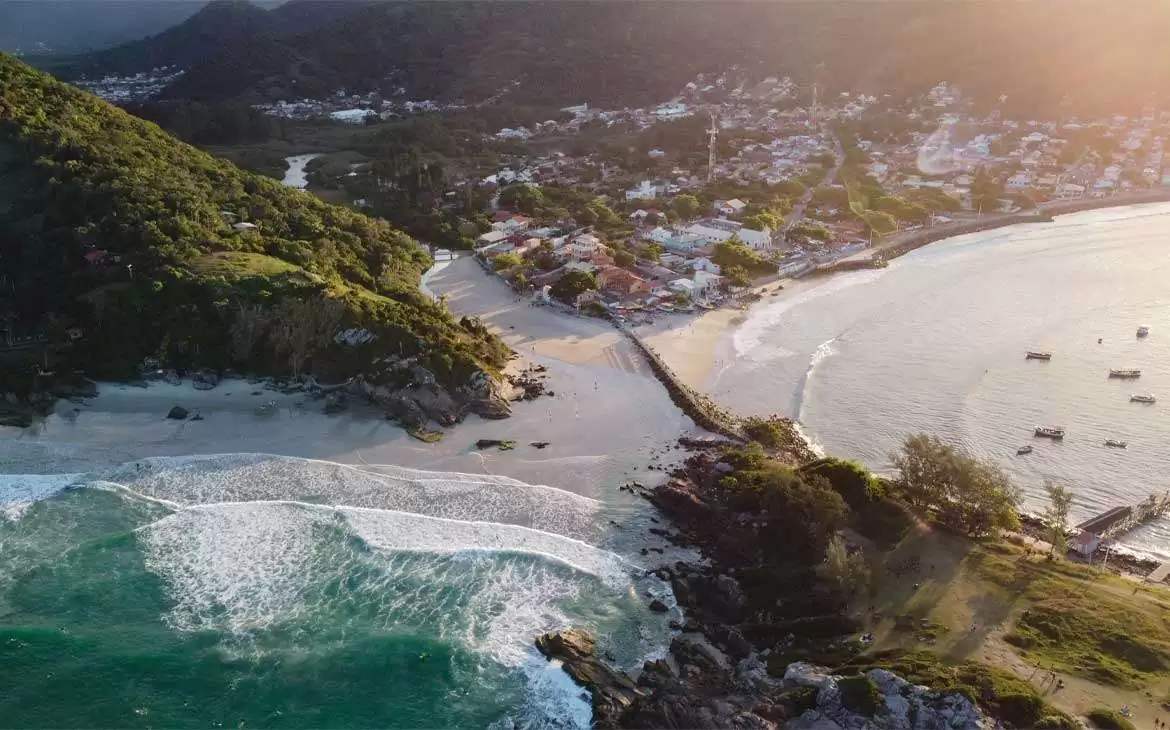 Réveillon Florianópolis 2025: melhores festas e hotéis